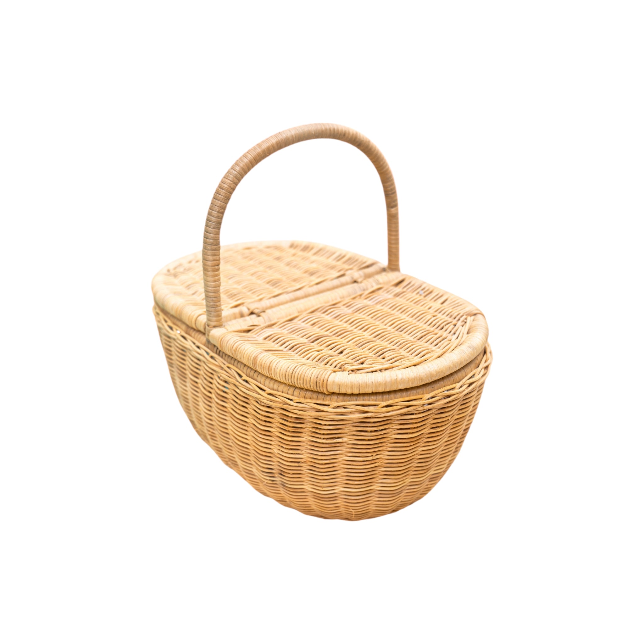 Side view wicker picnic basket