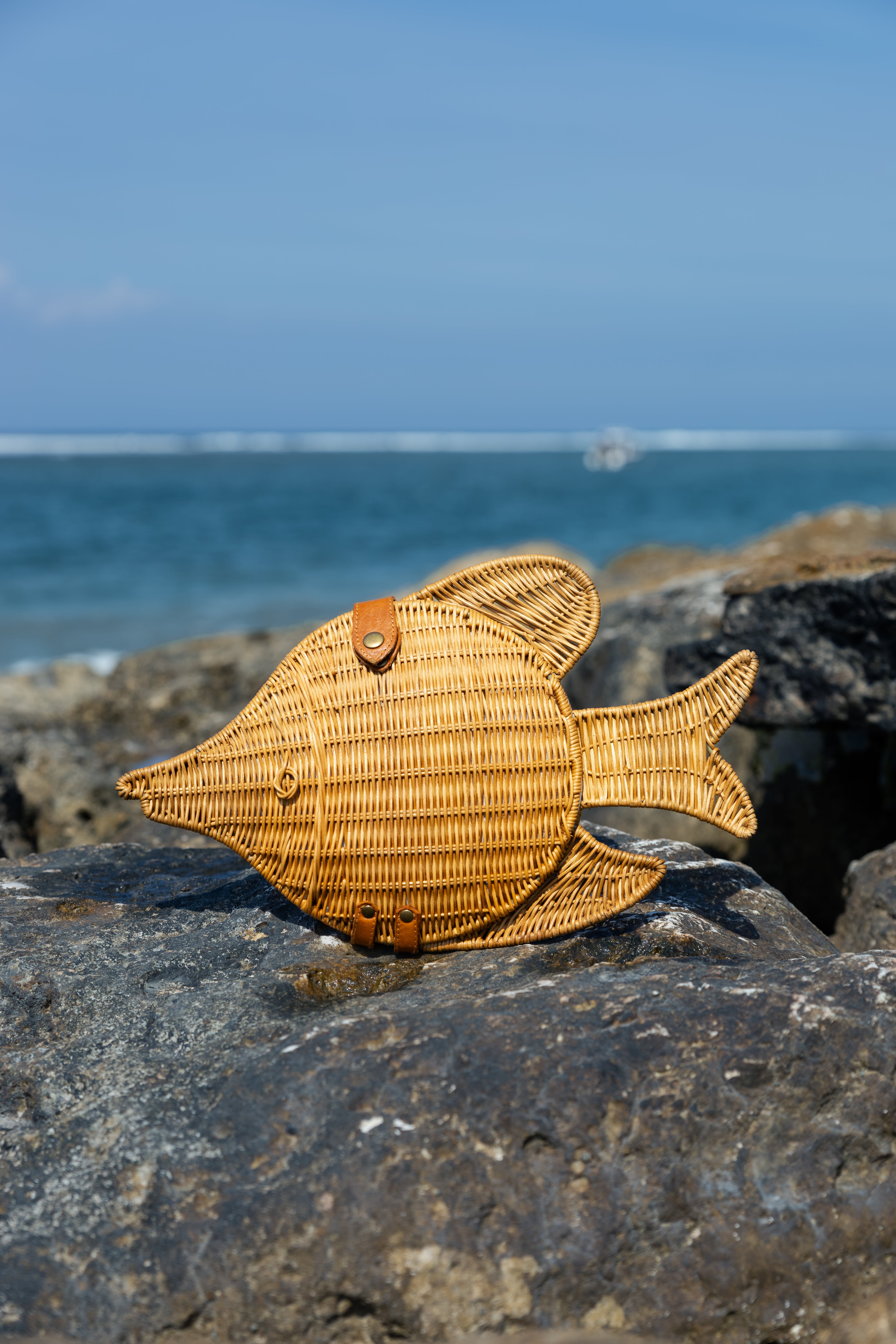 The Santa Barbara-Handcrafted Rattan Natural Fish-shaped Convertible Bag