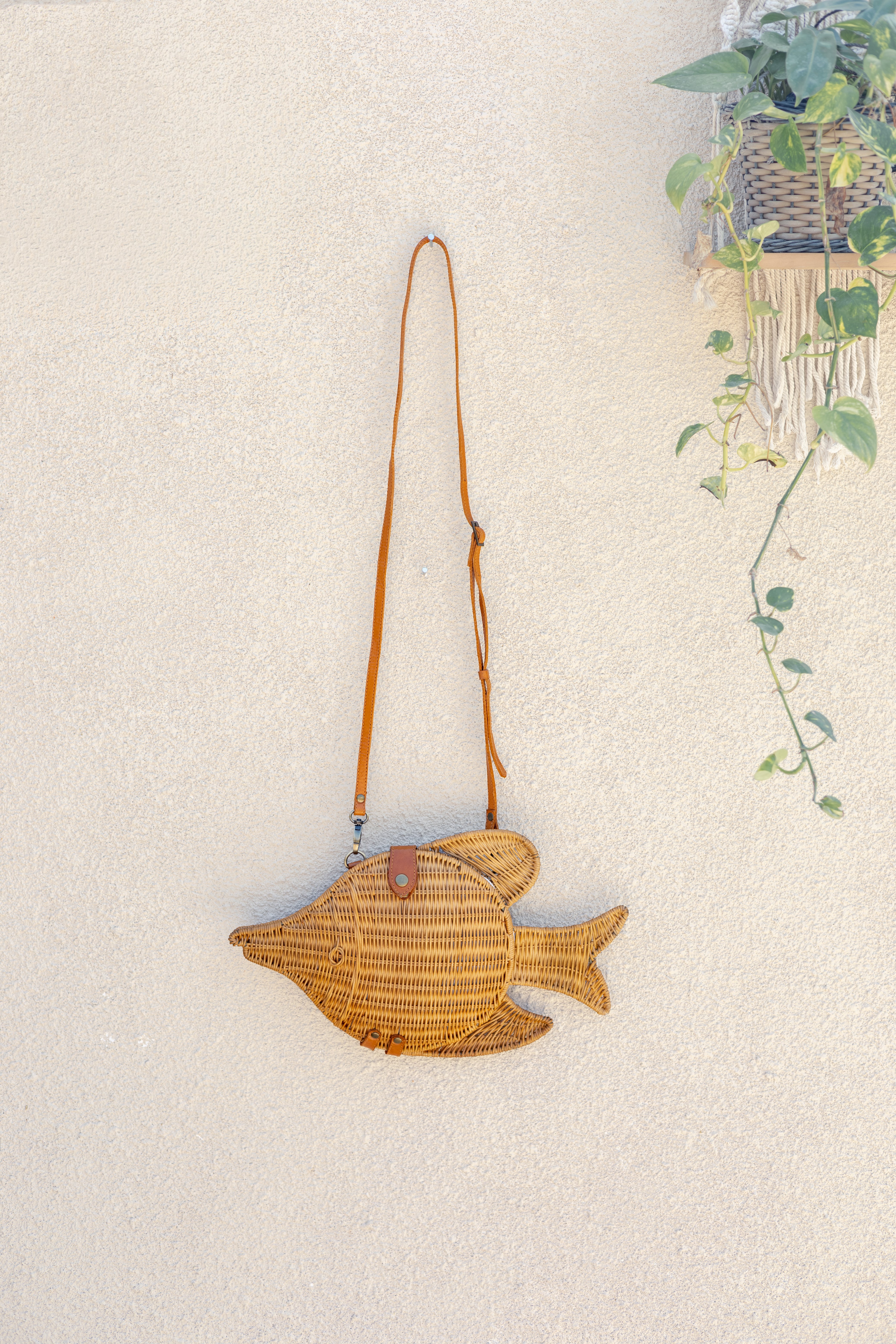 The Santa Barbara-Handcrafted Rattan Natural Fish-shaped Convertible Bag