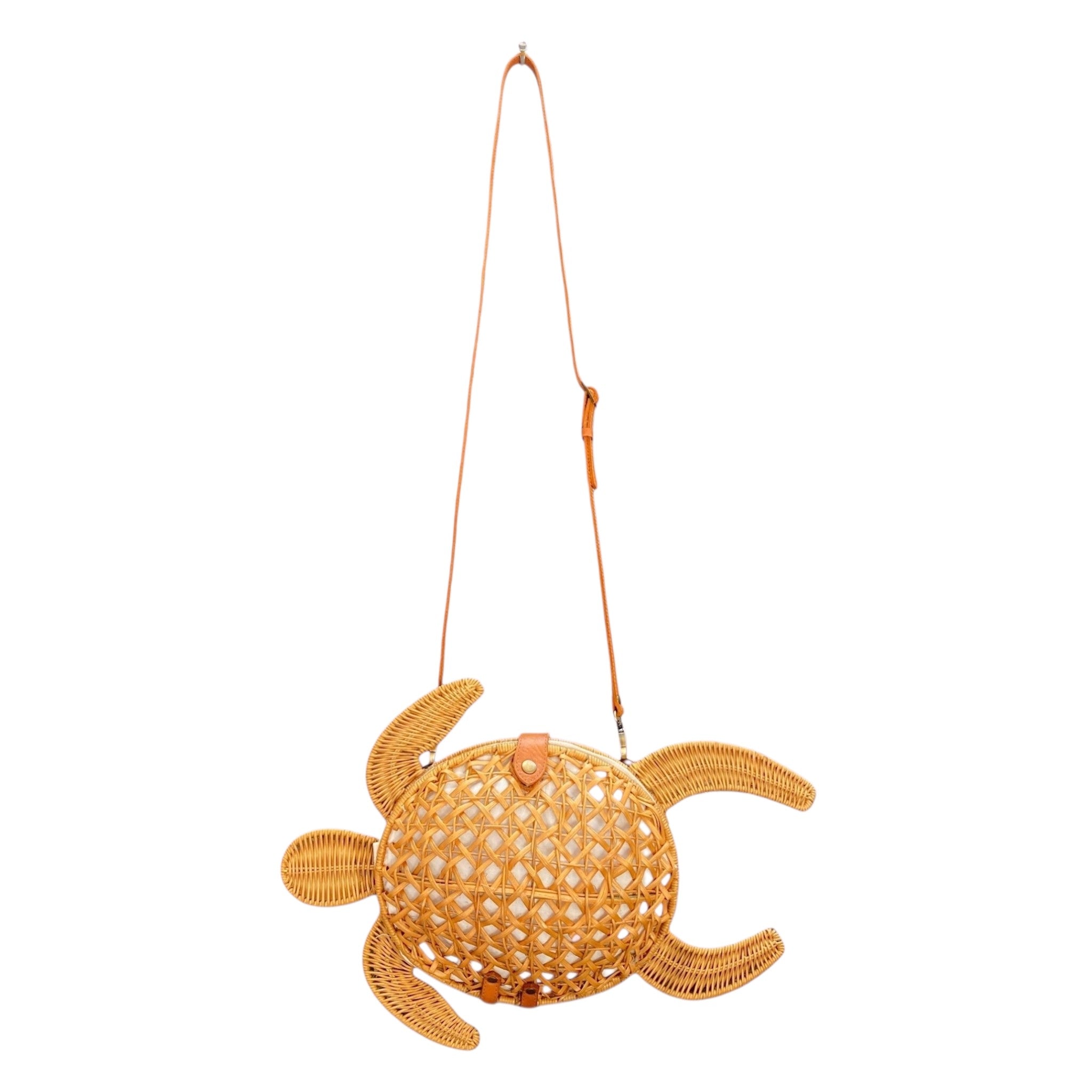 La Marina – Handcrafted Turtle-Shaped Rattan Crossbody Bag