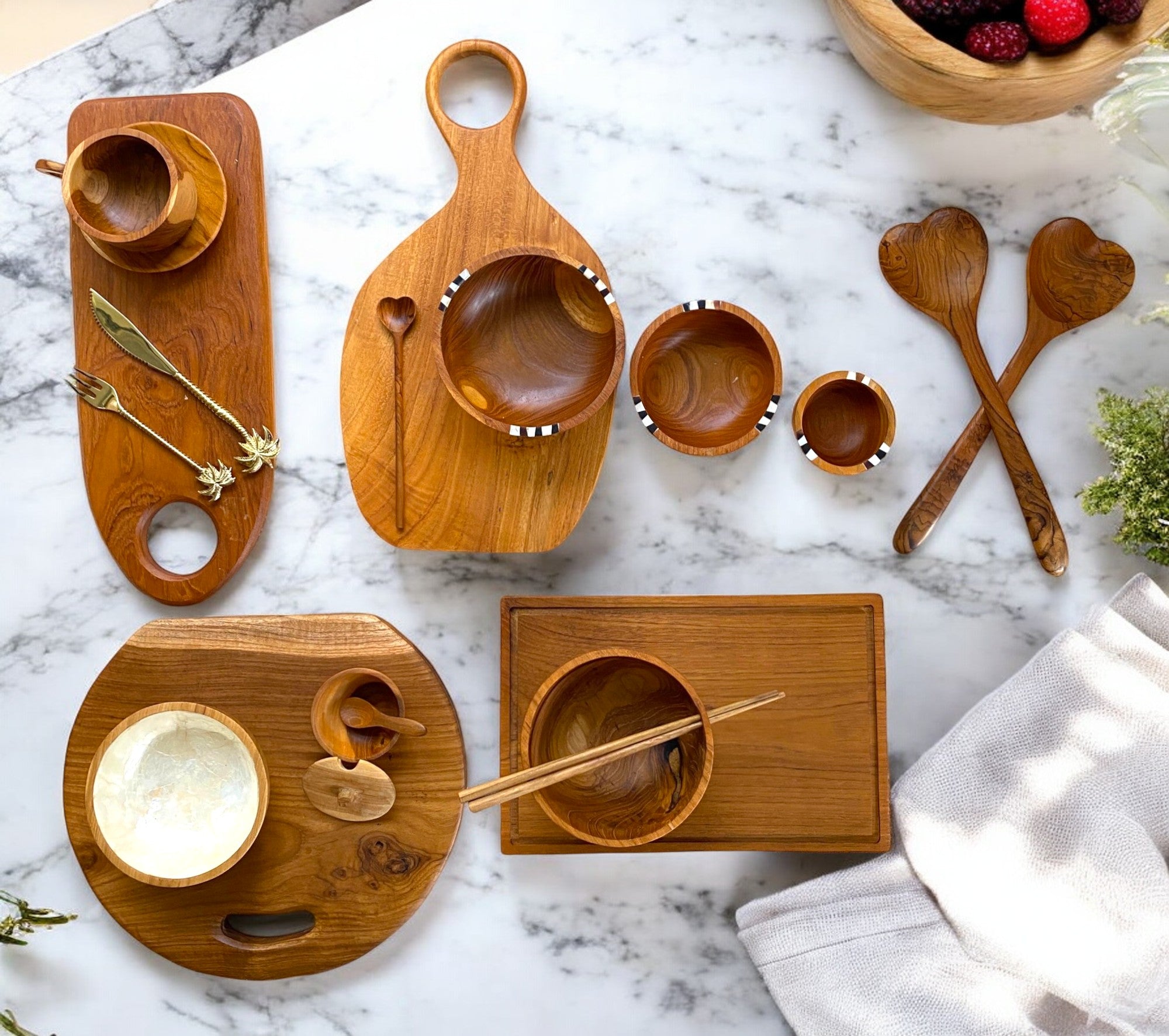 Teak Ramen Bowl with Chopsticks