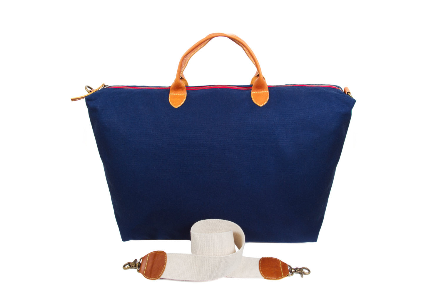 Travel bag; Women's travel bag; Canvas Travel Bag; Leather Travel Bag; Travel Bag Trends; Weekender Bag; Weekender Women's Bag; Cute weekender bags